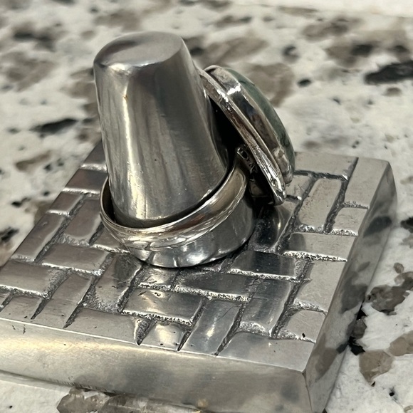 Turquoise Sterling Silver Oval Ring Size 8 - Picture 4 of 11